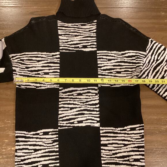 Staud Zedd black and white colorblock zebra knit turtleneck sweater size xs - Picture 5 of 7
